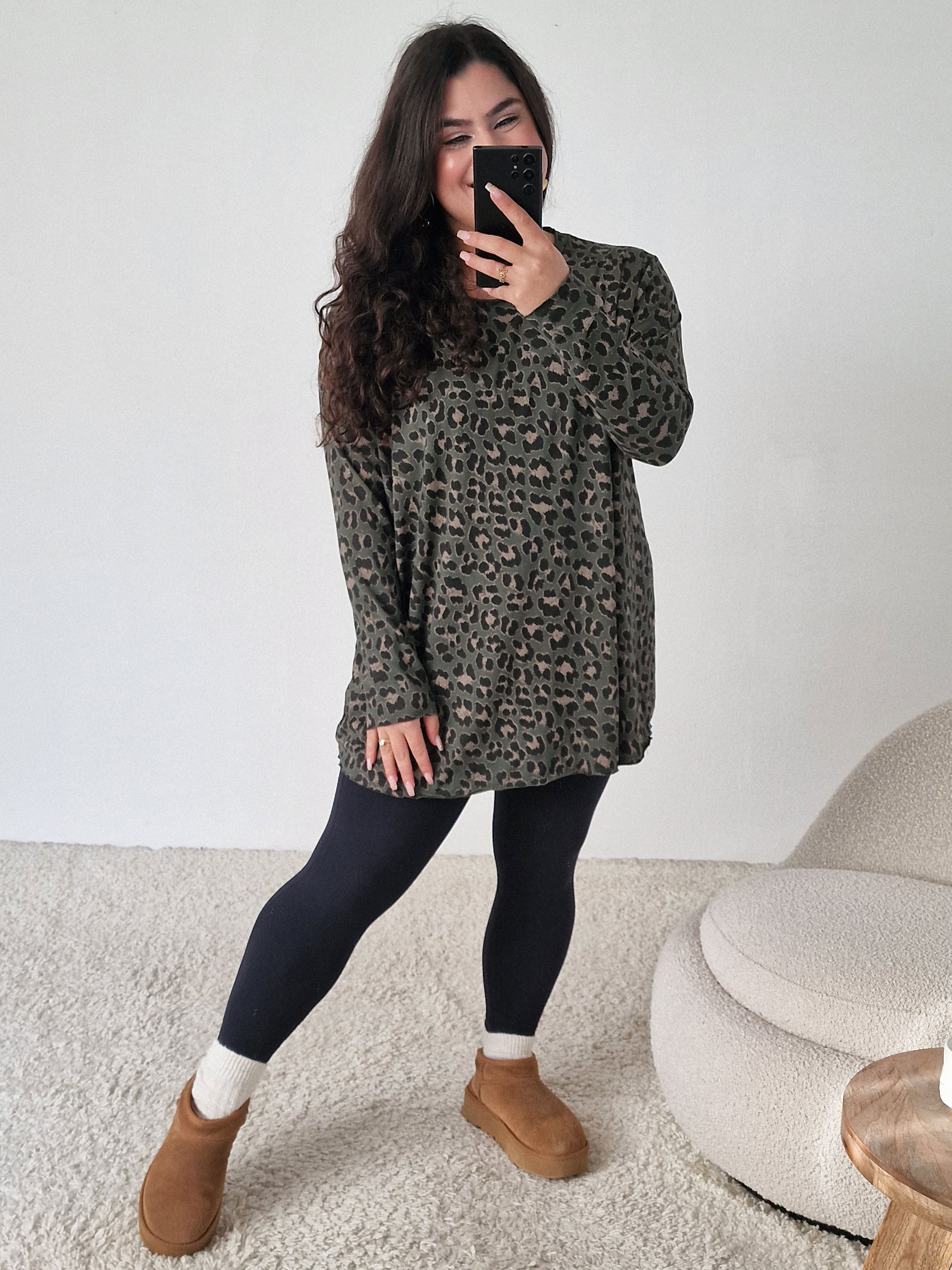 Basic Long Langarmshirt - LEOPARD - Olive