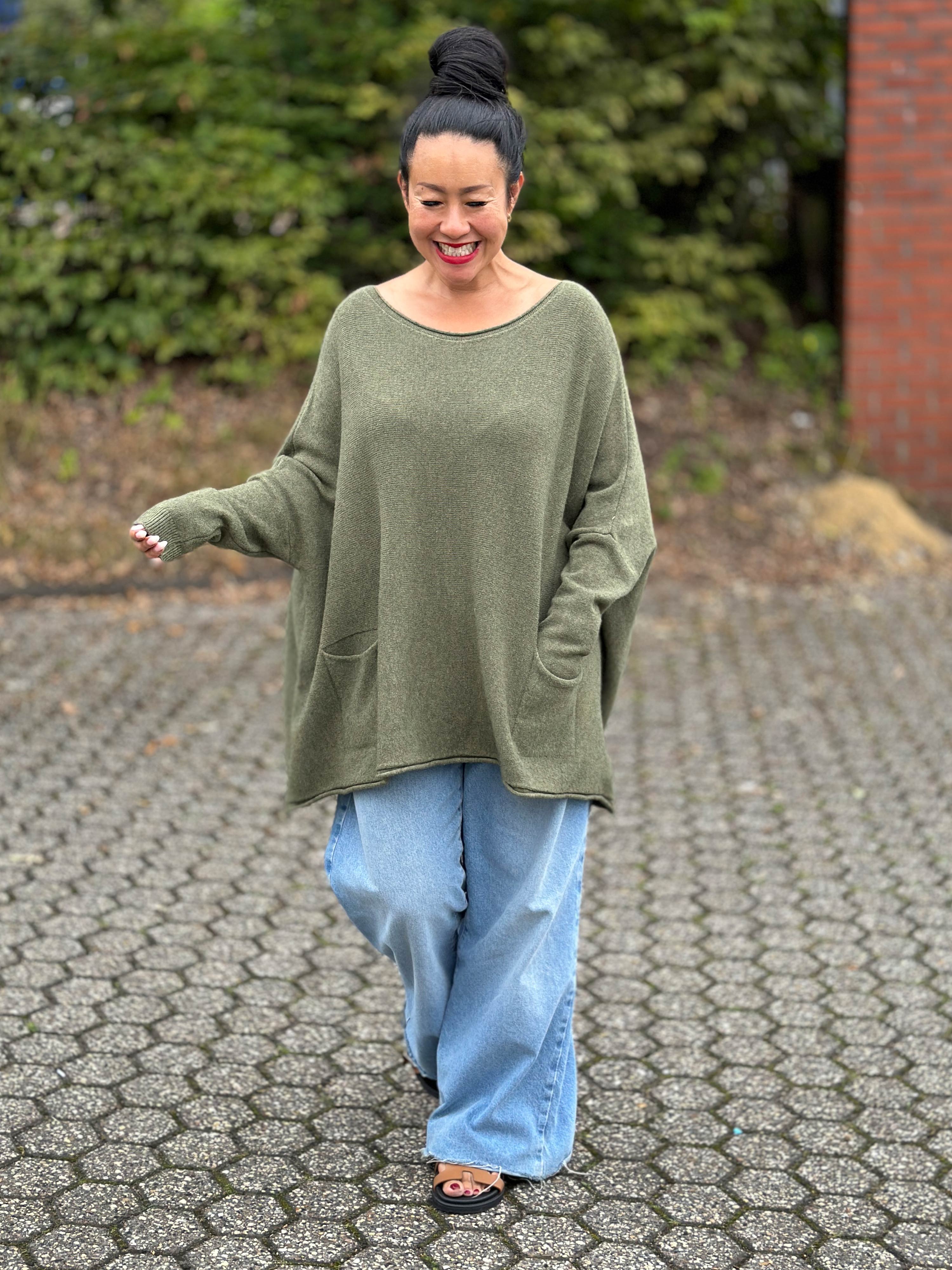 Oversize Viskose Pullover mit Taschen - Salbei