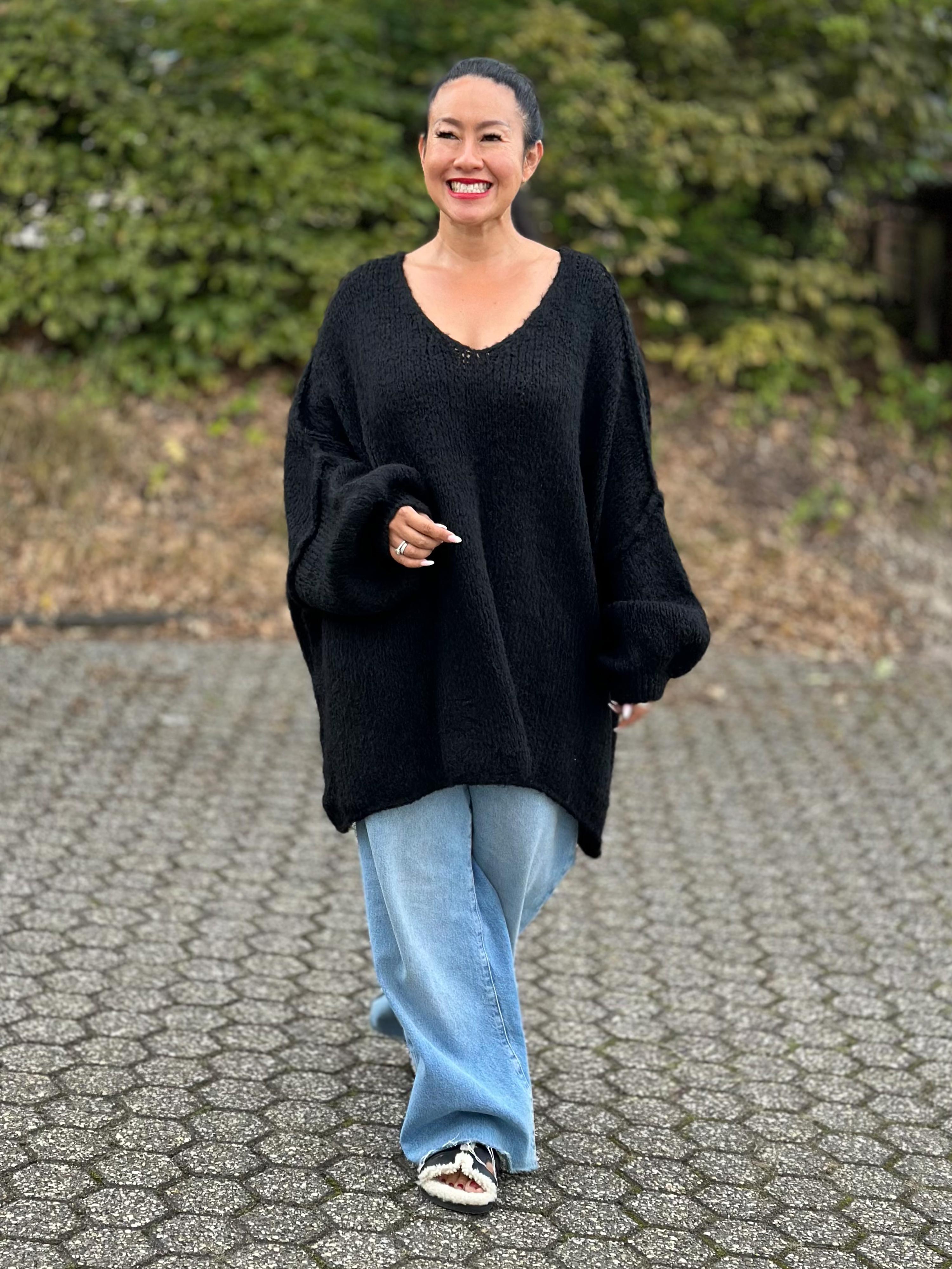 Oversize Strickpullover mit V-Ausschnitt FLAUSCHI TALL - Schwarz