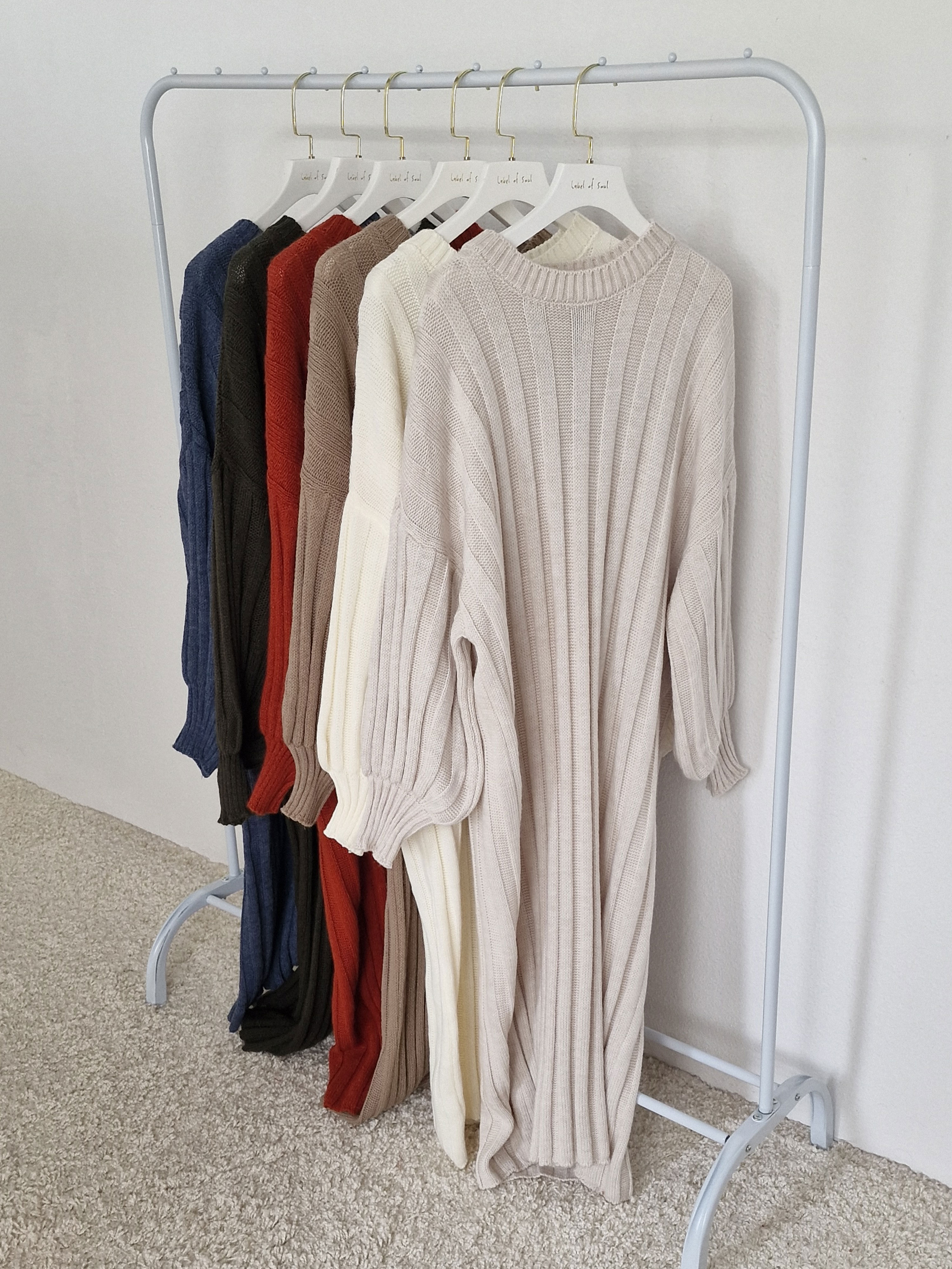 Oversize Strickkleid mit Ballonärmeln - Oatmeal