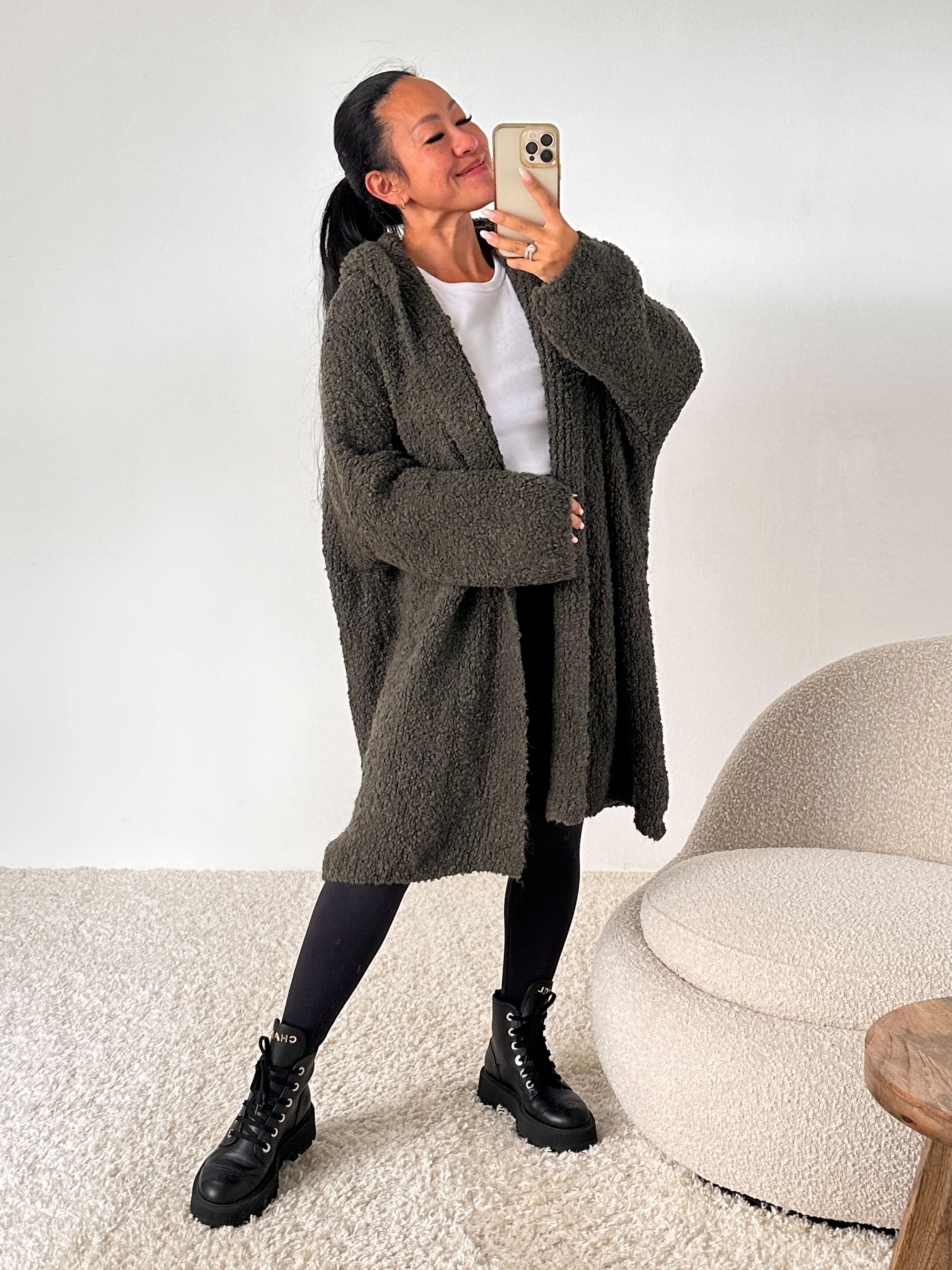 PREMIUM Bouclé Strickjacke mit Kapuze - Olive