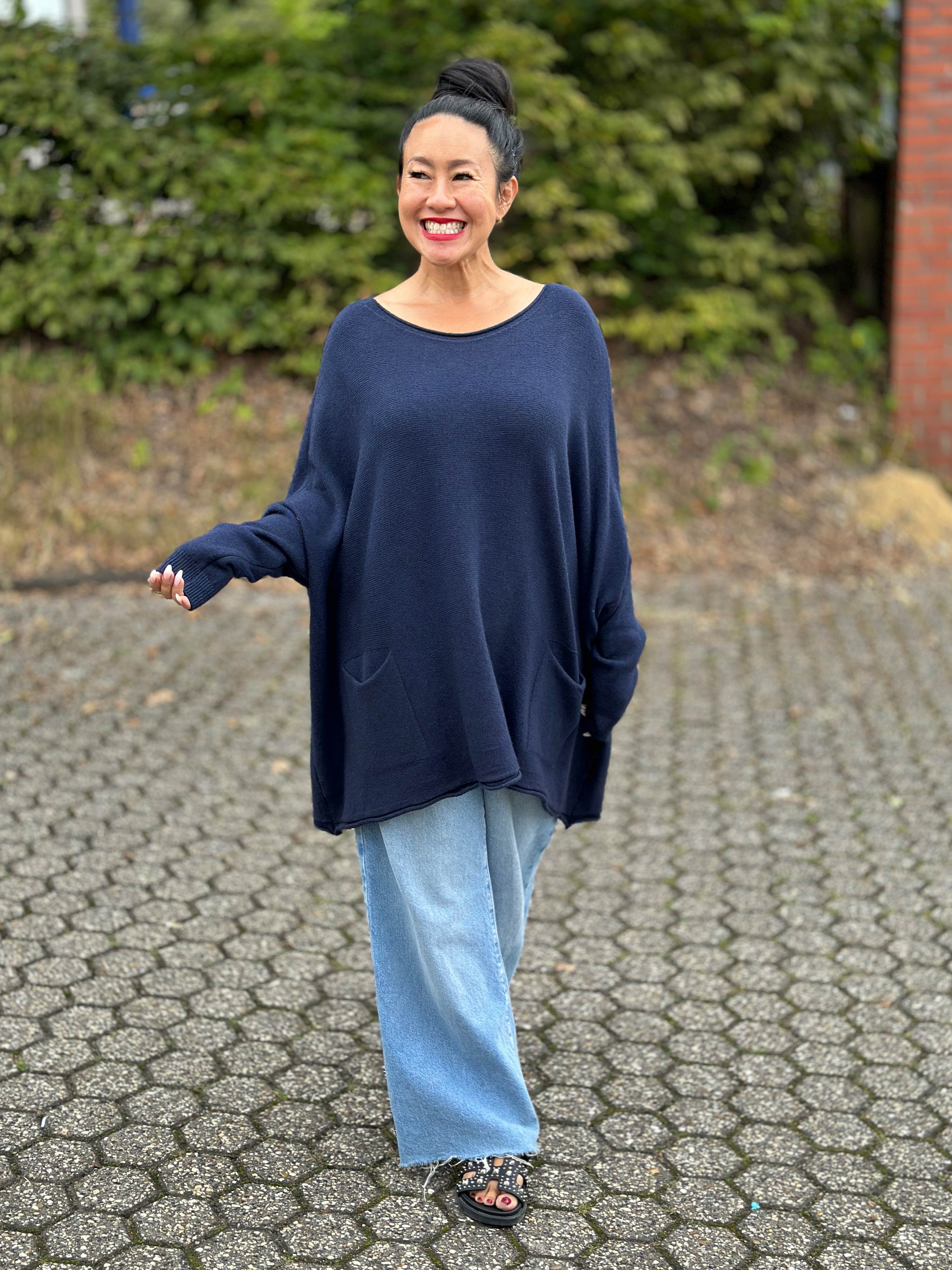 Oversize Viskose Pullover mit Taschen - Navy