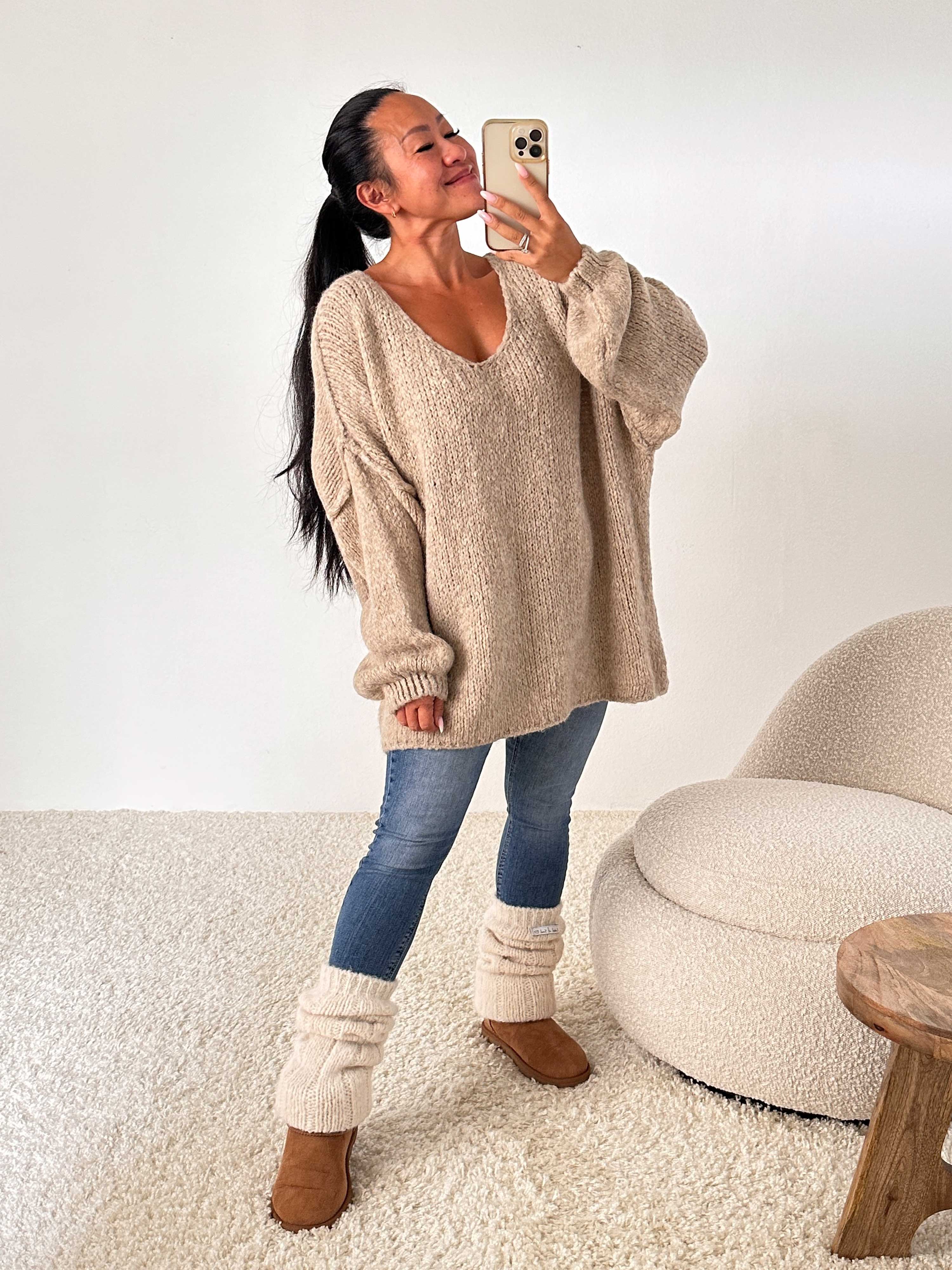 Oversize Strickpullover mit V-Ausschnitt FLAUSCHI - HELEN - Beige