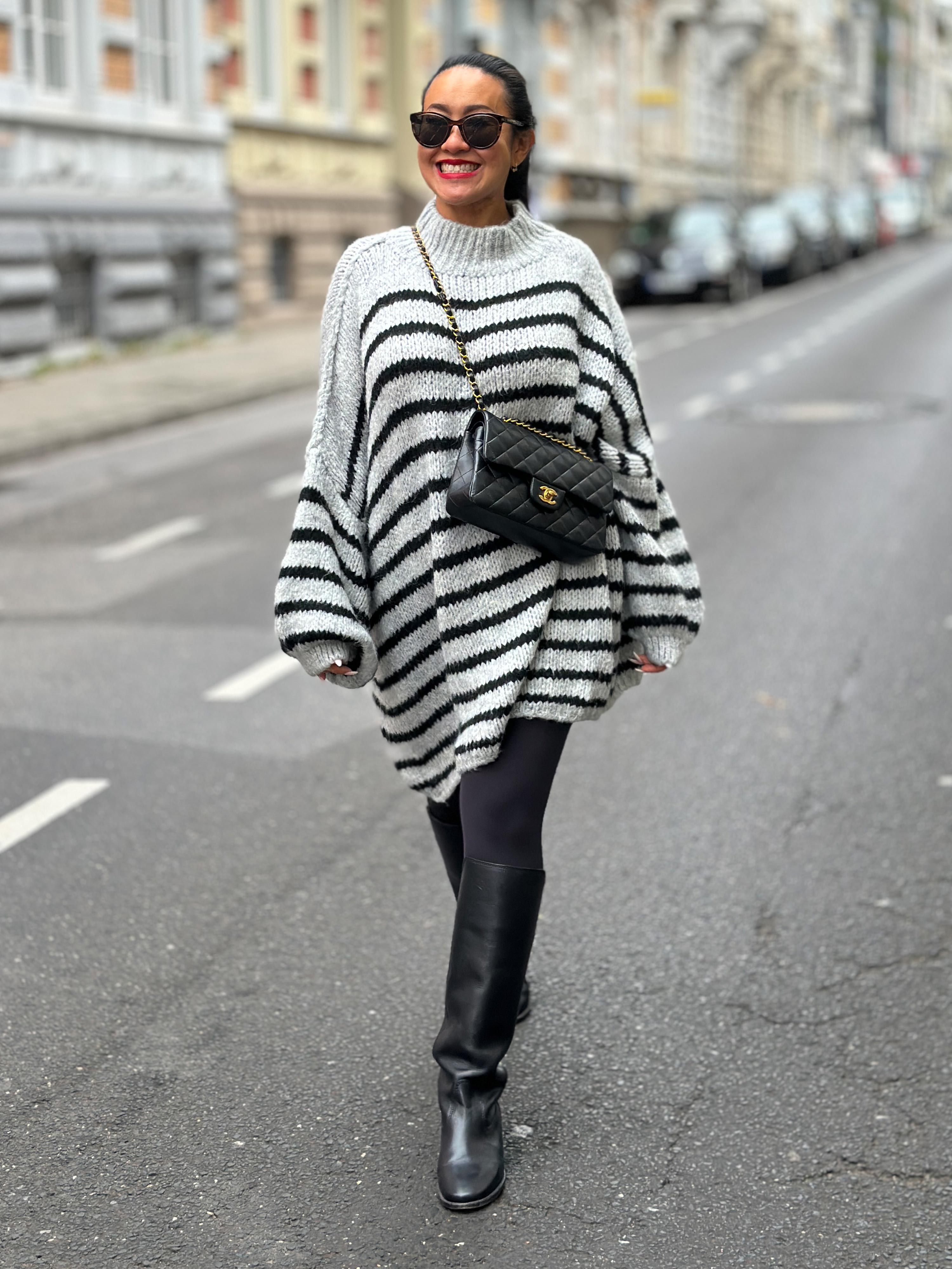 Oversize Strickpullover mit Stehkragen FLAUSCHI - TALL - STRIPES - Grau