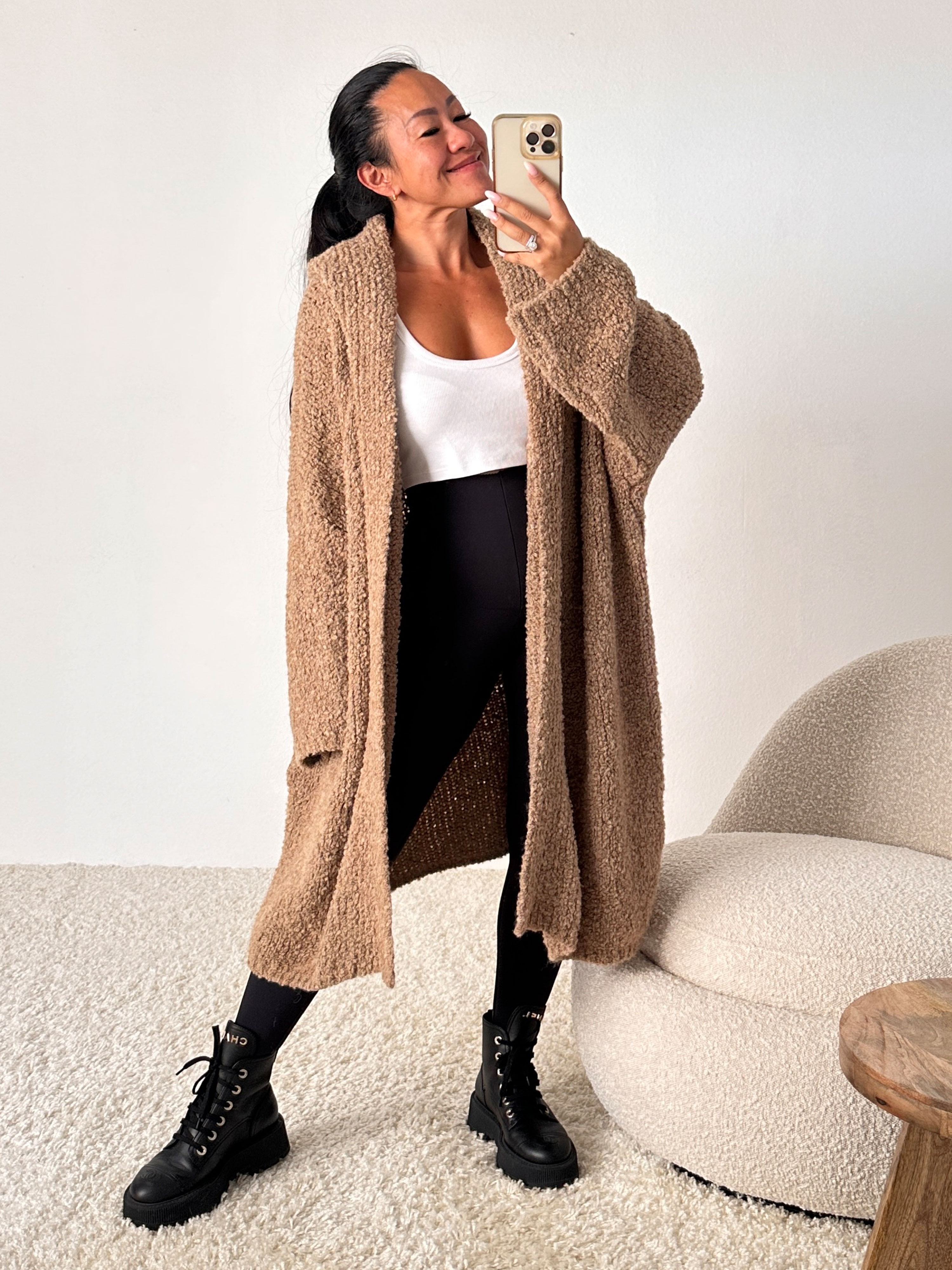 PREMIUM Bouclé Strickjacke mit Kapuze - Camel