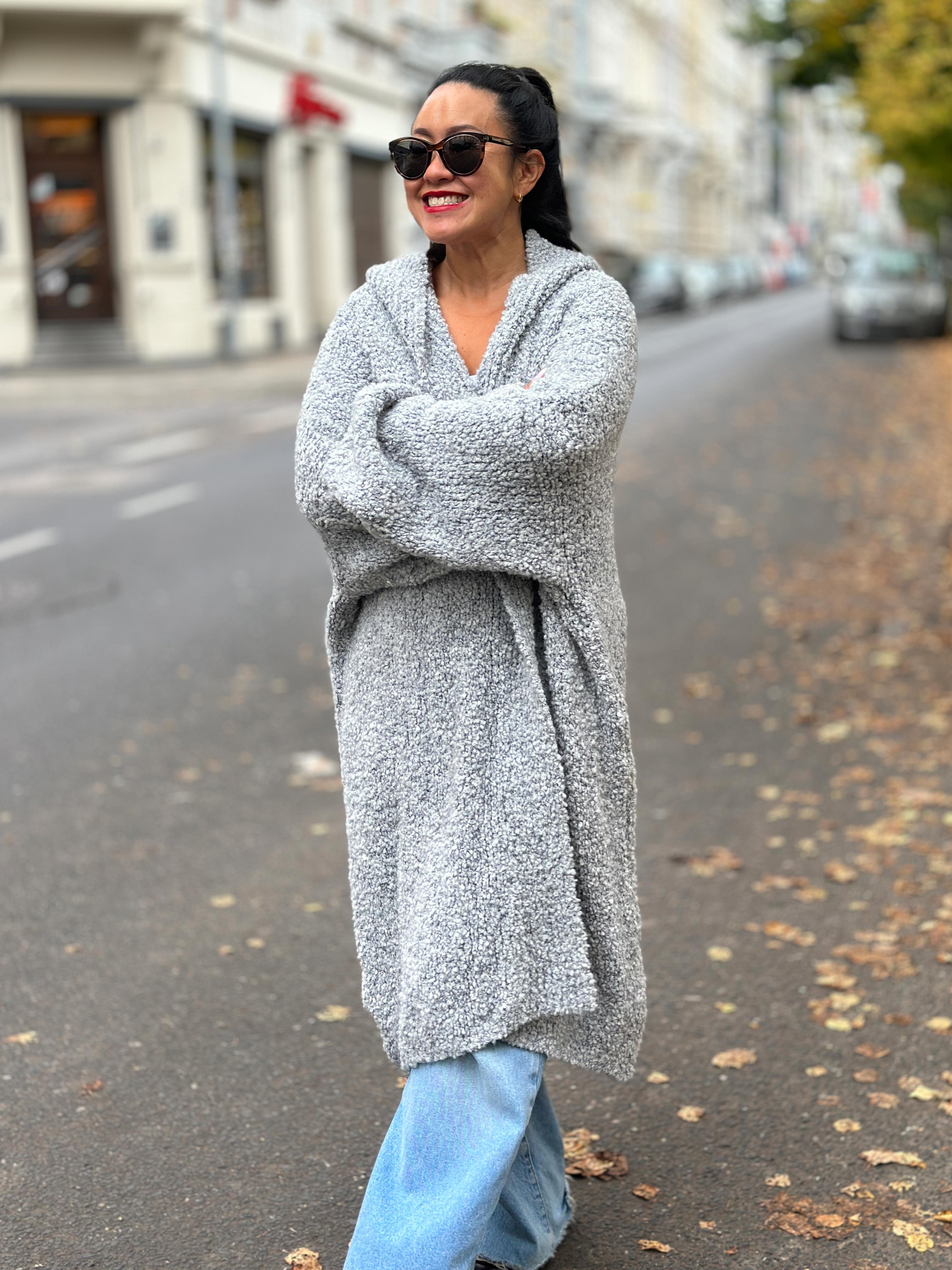 PREMIUM Bouclé Strickjacke mit Kapuze - Hellgrau