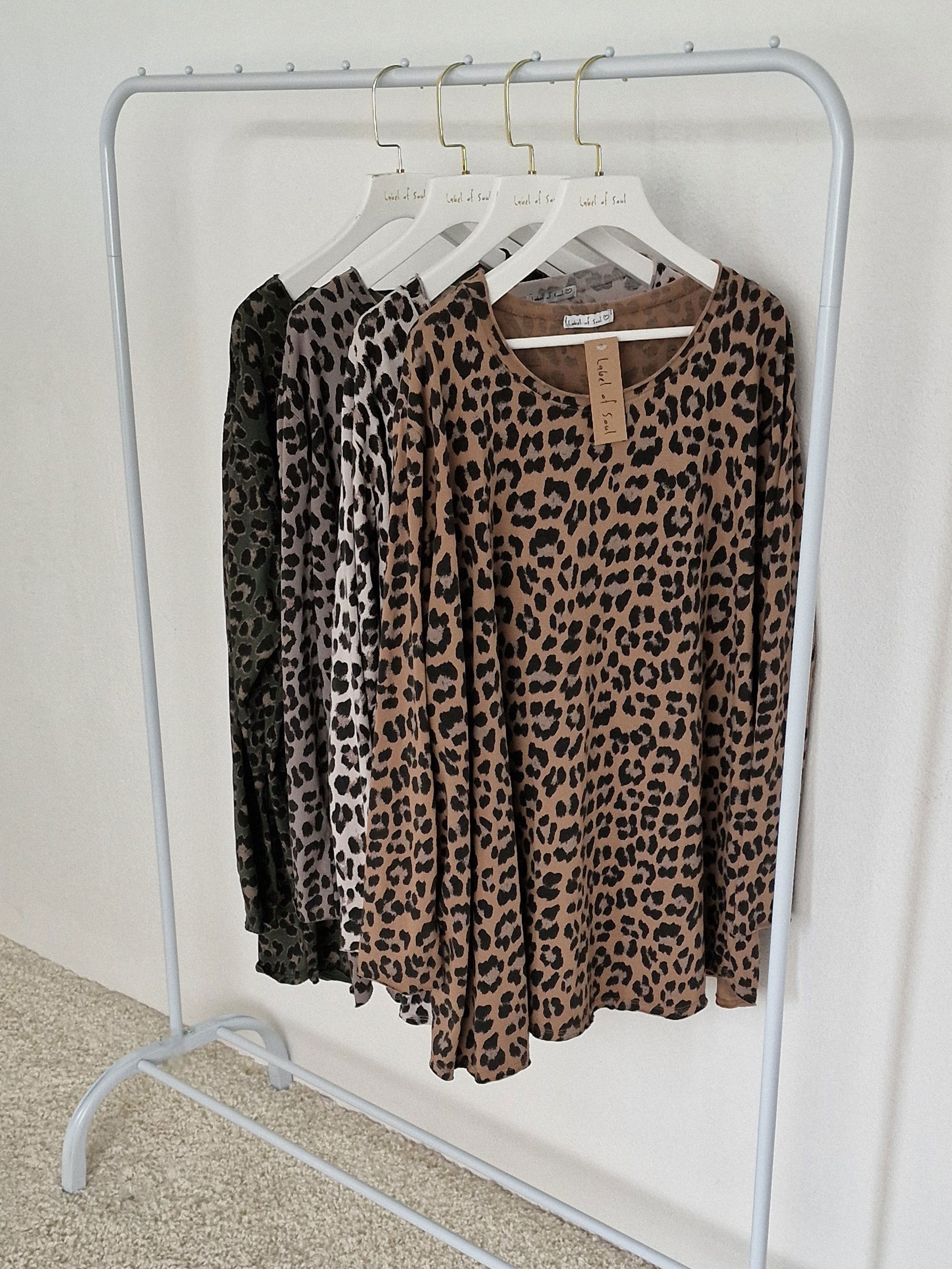 Basic Long Langarmshirt - LEOPARD - Camel