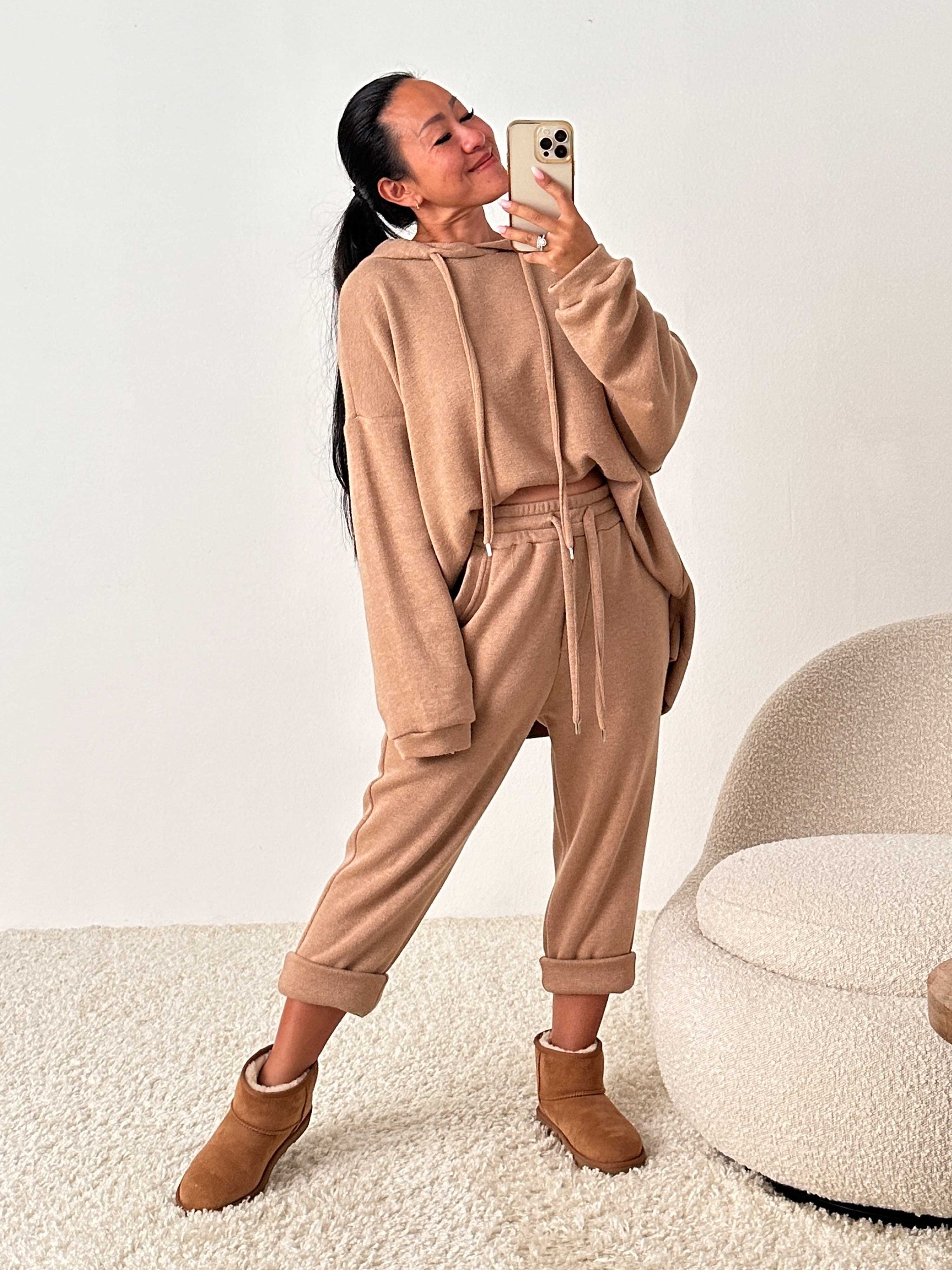 LOUNGE SET - Hoodie & Jogger Hose - Camel