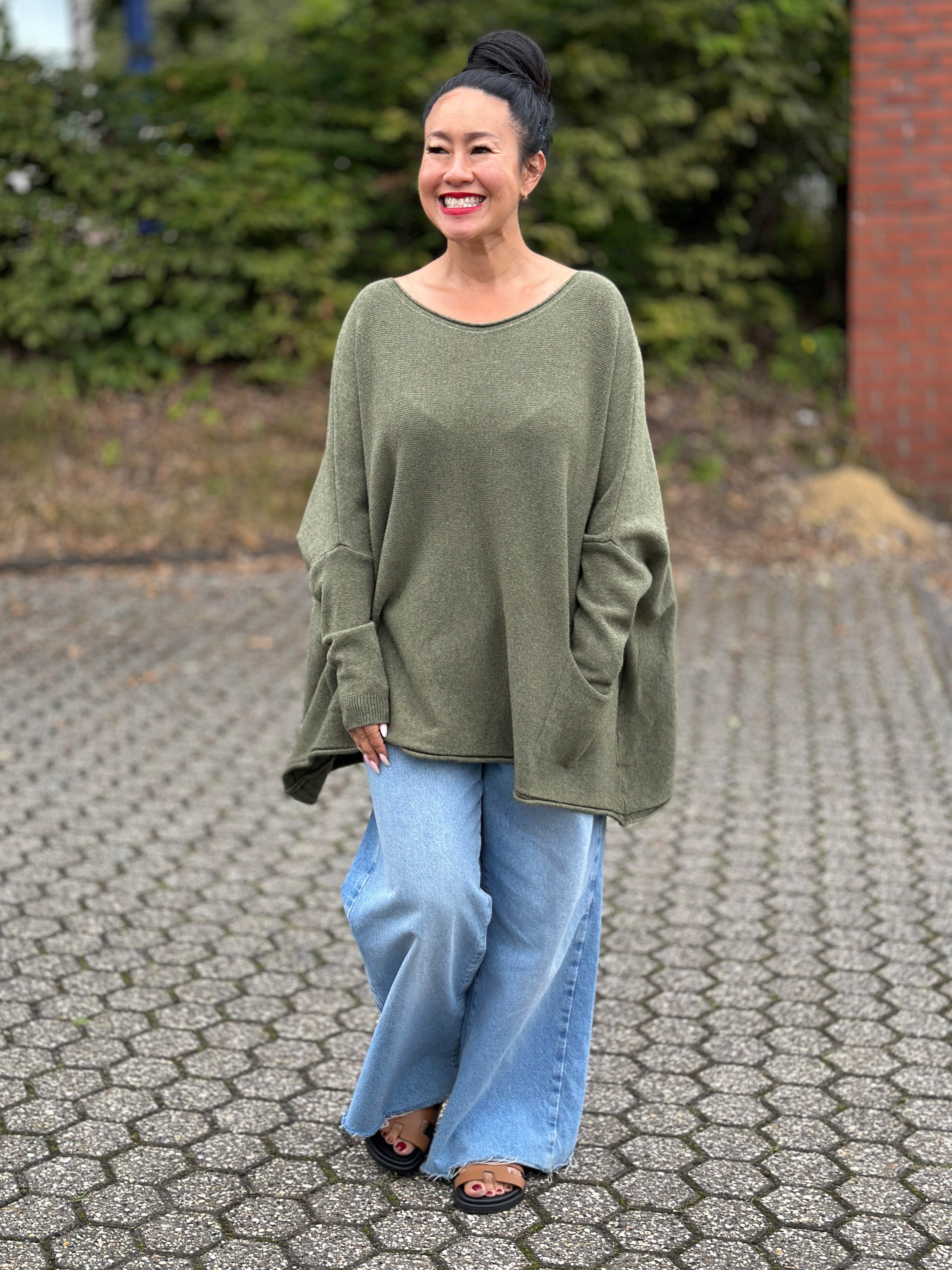 Oversize Viskose Pullover mit Taschen - Salbei