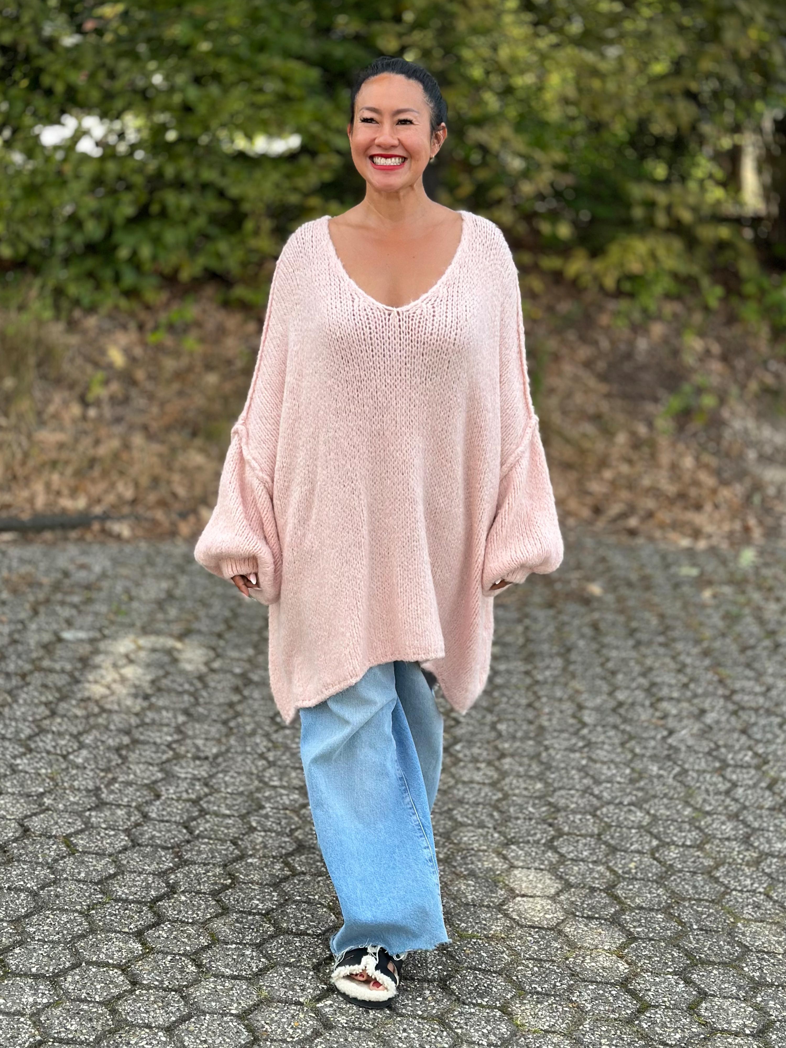 Oversize Strickpullover mit V-Ausschnitt FLAUSCHI TALL - Puder