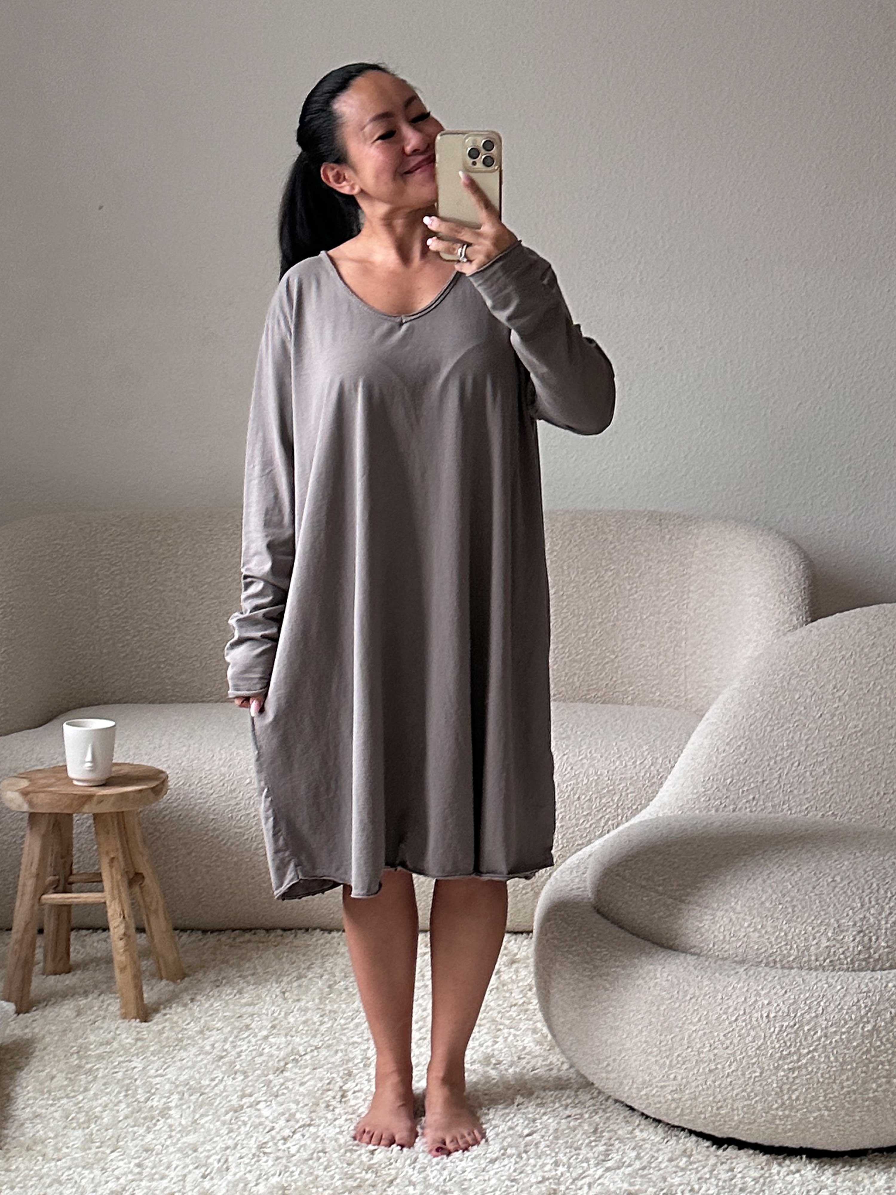 Basic Unisex Langarmshirt V-Neck - Long - Taupe