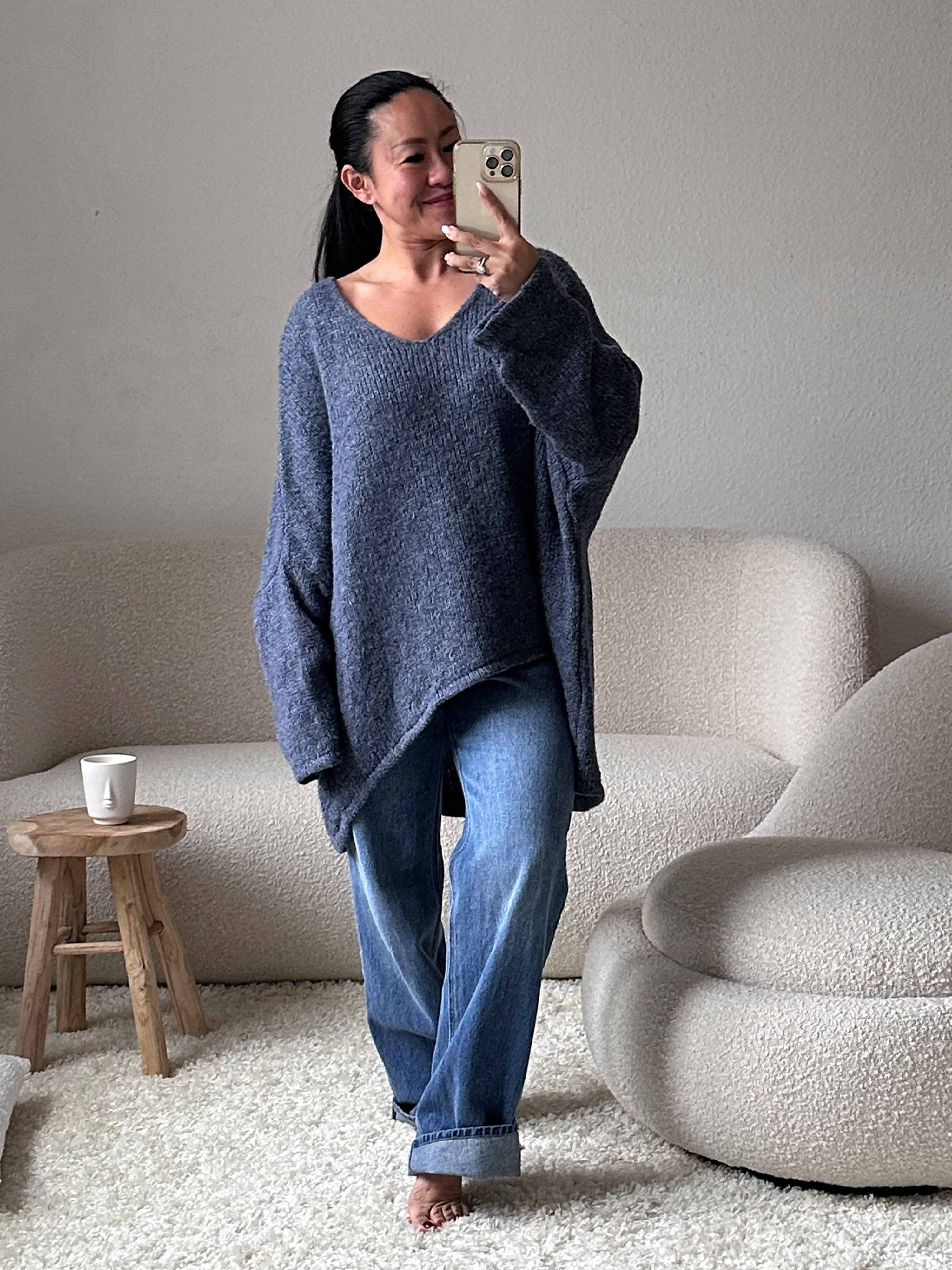 Oversize Vokuhila Strickpullover mit V-Ausschnitt - Jeansblau