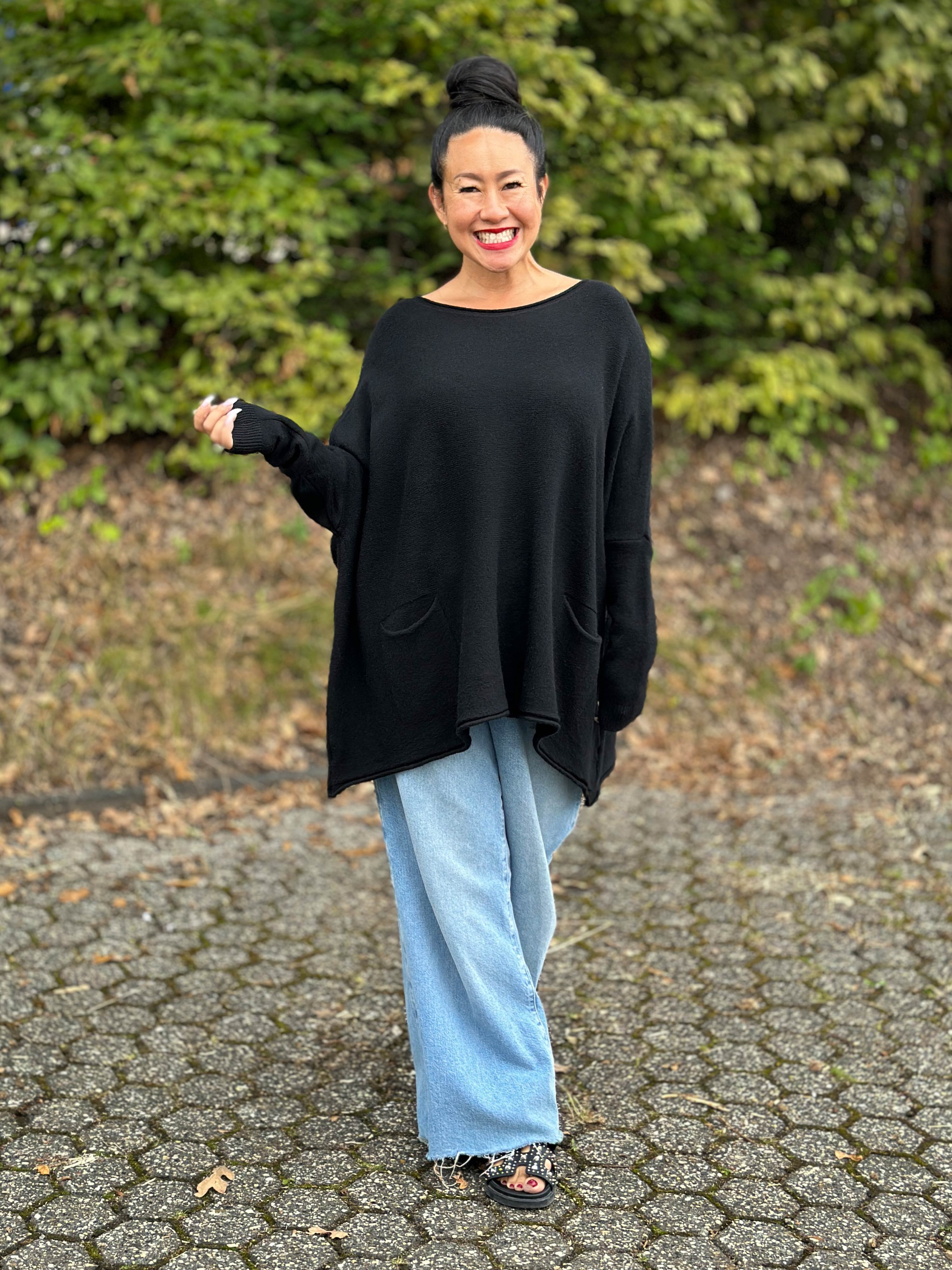 Oversize Viskose Pullover mit Taschen - Schwarz